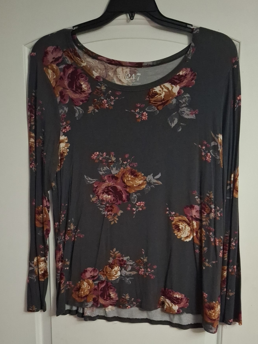 Maurices Dark Gray Long-Sleeve Floral Scoop Neck Top